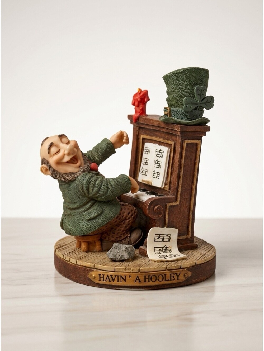 Finnian’s Blarney Stone Enterprises Maguire Havin’ A Hooley Piano 44651 Figure